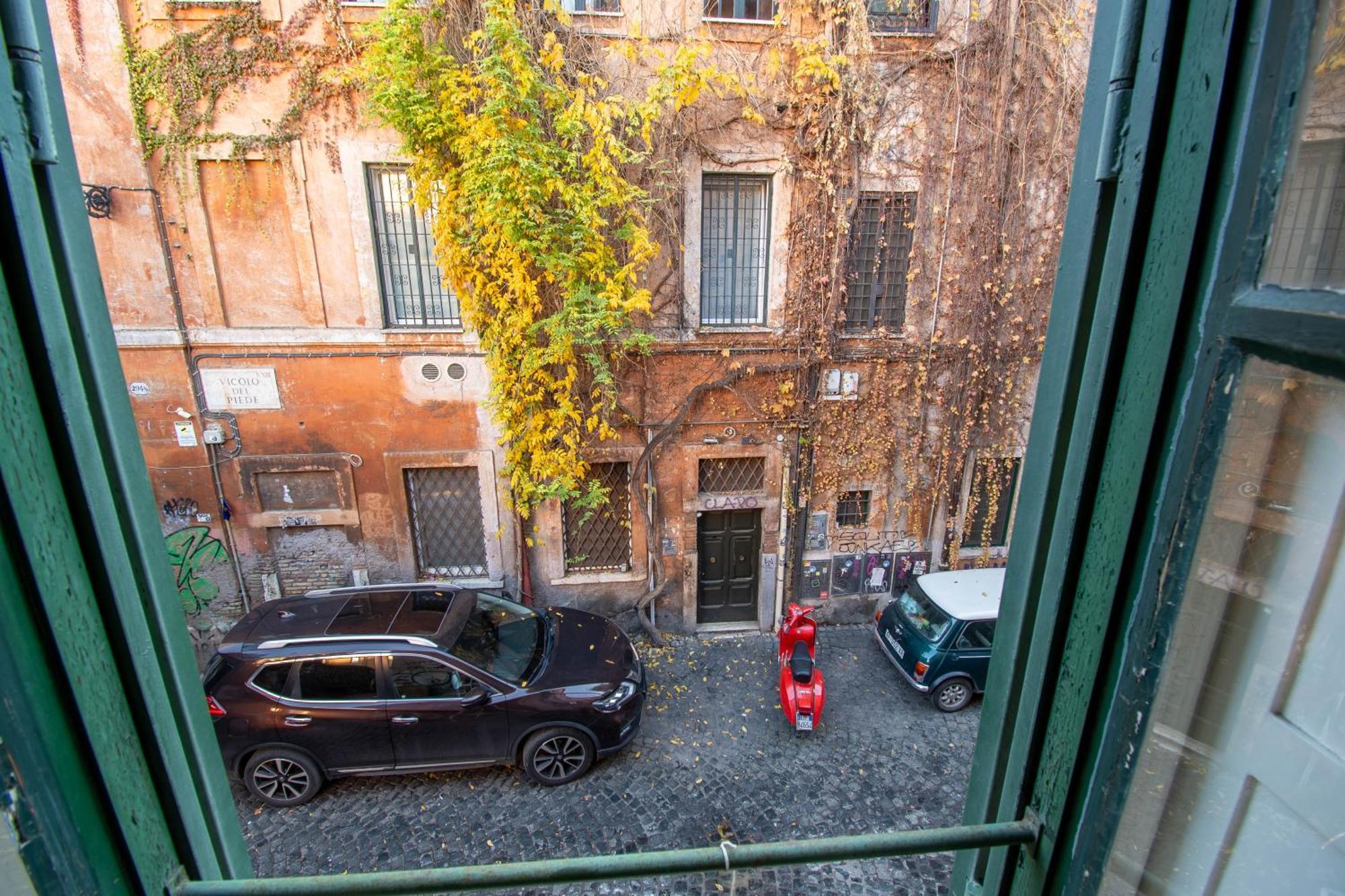 Casa Trasteverina, Rome
